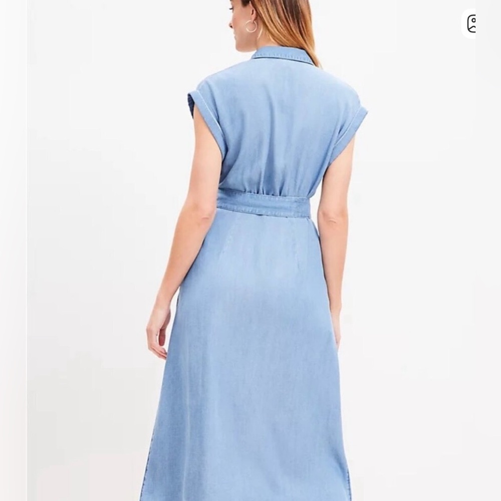 LOFT - Chambray Denim Button-Down Midi Pocket Shirtdress in Blue - Picture 2 of 4